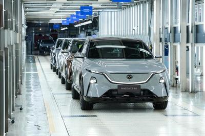 馬自達EZ-60雙喜臨門，榮膺“2025中國十佳車身”及“最佳材料獎”